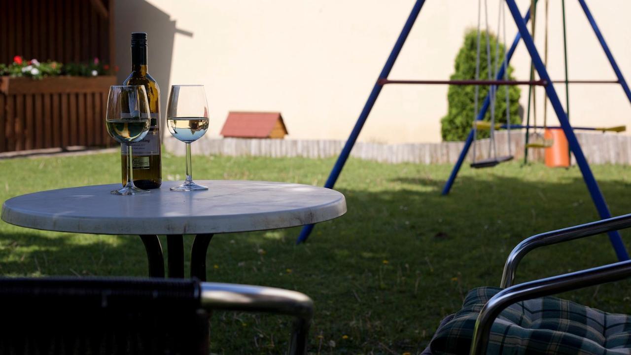Gastehaus Moser Bed and Breakfast Podersdorf am See Exterior foto