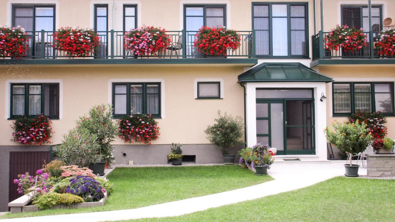 Gastehaus Moser Bed and Breakfast Podersdorf am See Exterior foto
